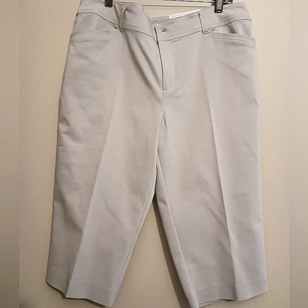 CHRISTOPHER & BANKS Gray Capri Shorts